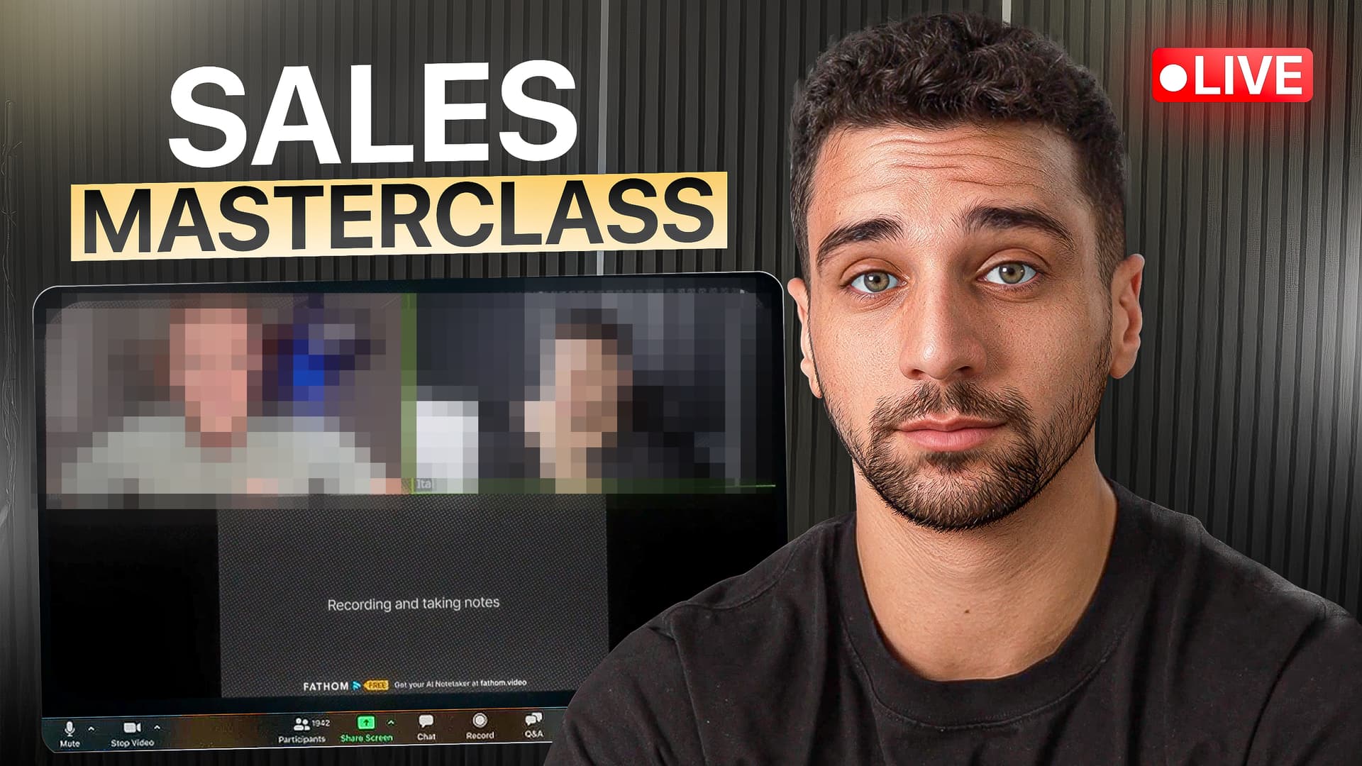 Homme présentant une masterclass de vente en direct via une interface de visioconférence Zoom.